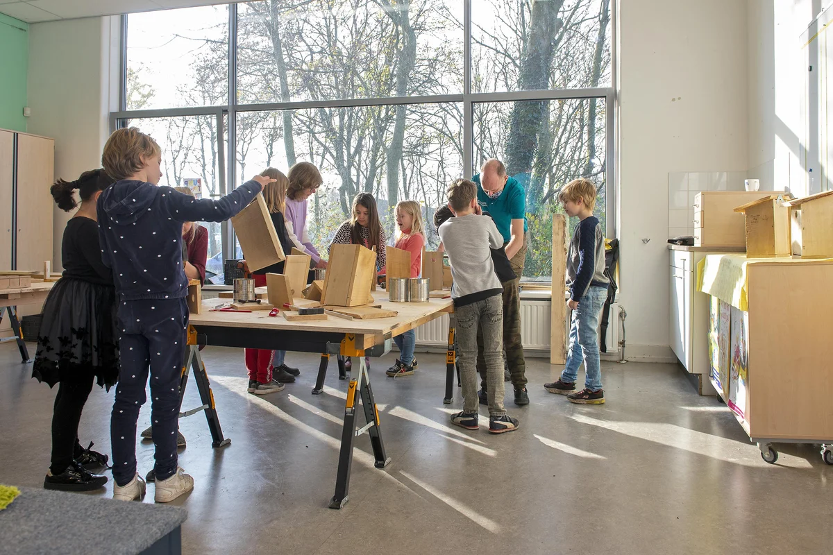 Duurzaam bouwen: vogelhuisjes en vleermuiskastjes